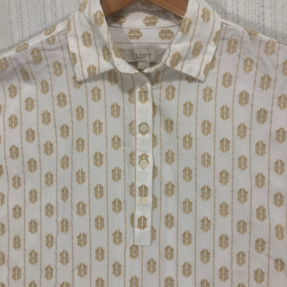 LOFT Womens XS White Tan Geometric Print Short Sleeve Button Front Blouse Top‎
